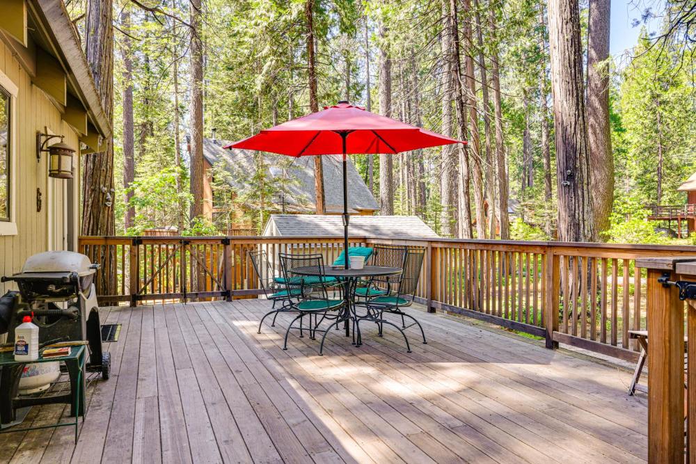 Cabin with Deck and Fire Pit in Blue Lake Springs!